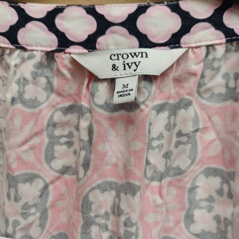 Crown & Ivy pink lacey sleeve top - M - Picture 4 of 9